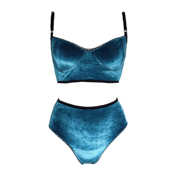 Ultimate Guide to Velvet Lingerie Set